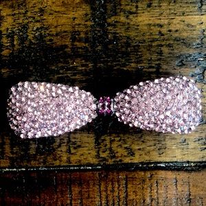 💙 $25 w/bundle Gorgeous Swarovski Hair Barrette Bow 💖